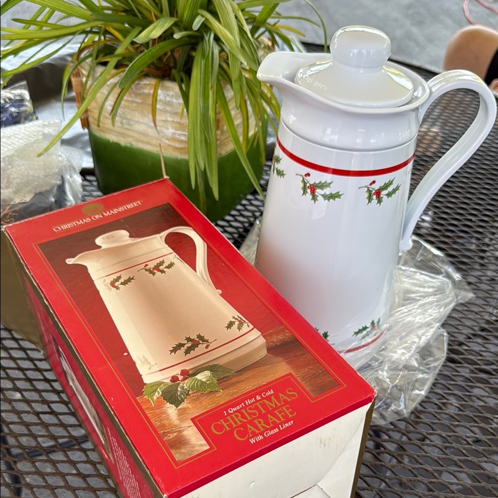 Christmas Carafe with Holly Design